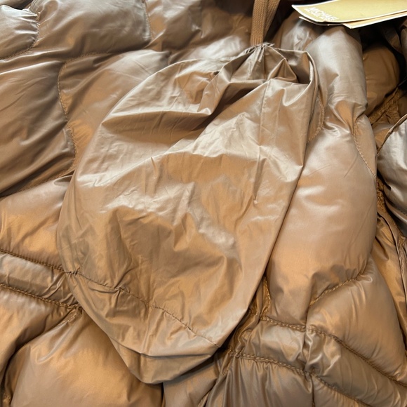 MICHAEL KORS PACKABLE TAUPE PUFFER COAT - SIZE SMALL - Picture 8 of 8